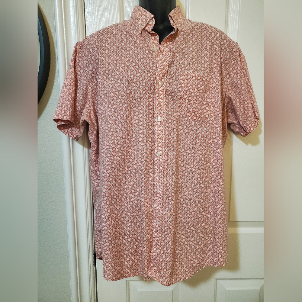 VAN HEUSEN SALMON SHORT SLEEVE BUTTON DOWN MENS SHIRT SIZE L IN GREAT CONDITION